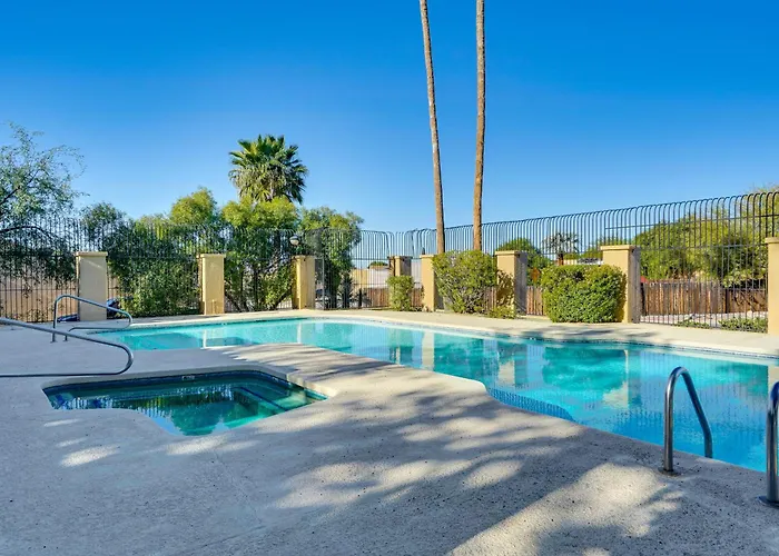 12 Mi To Dtwn Tucson: Tranquil Townhome W/ Office Holiday home