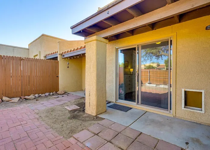 12 Mi To Dtwn Tucson: Tranquil Townhome W/ Office Holiday home Tucson