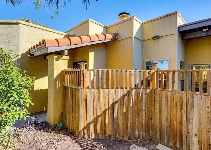 12 Mi To Dtwn Tucson: Tranquil Townhome W/ Office * Tucson