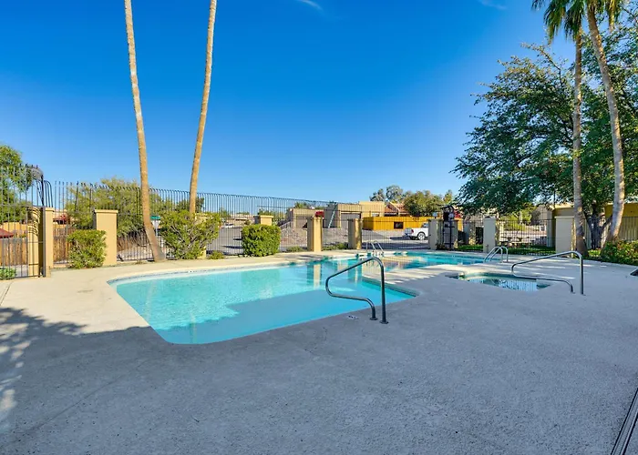 12 Mi To Dtwn Tucson: Tranquil Townhome W/ Office Holiday home *