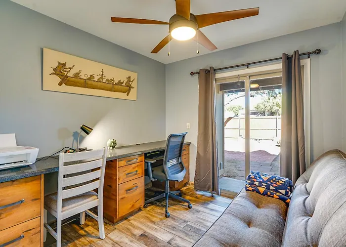 12 Mi To Dtwn Tucson: Tranquil Townhome W/ Office Holiday home Tucson