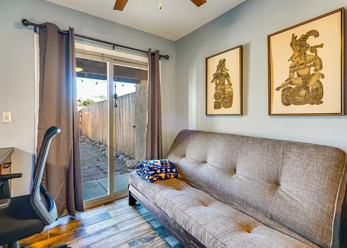 Holiday home 12 Mi To Dtwn Tucson: Tranquil Townhome W/ Office Tucson