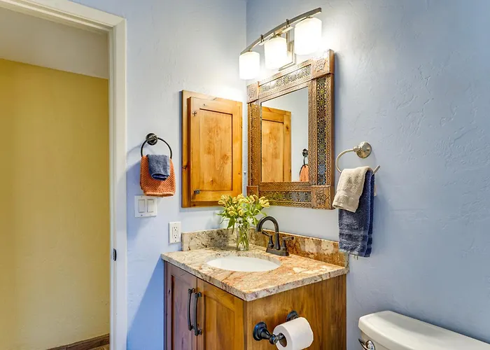 Holiday home 12 Mi To Dtwn Tucson: Tranquil Townhome W/ Office *