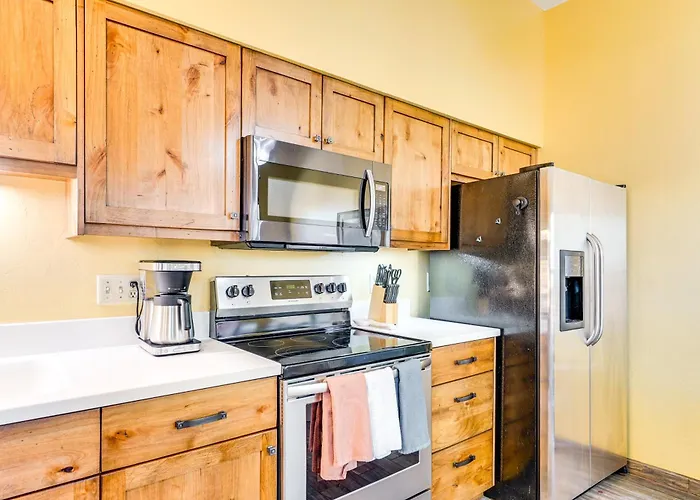 12 Mi To Dtwn Tucson: Tranquil Townhome W/ Office * Tucson